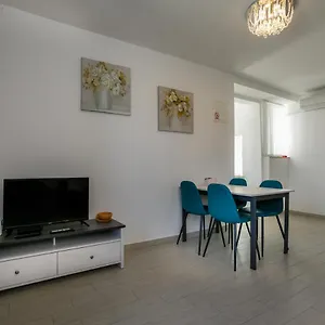 Apartment Oliva, Vrbnik (Primorje-Gorski Kotar)